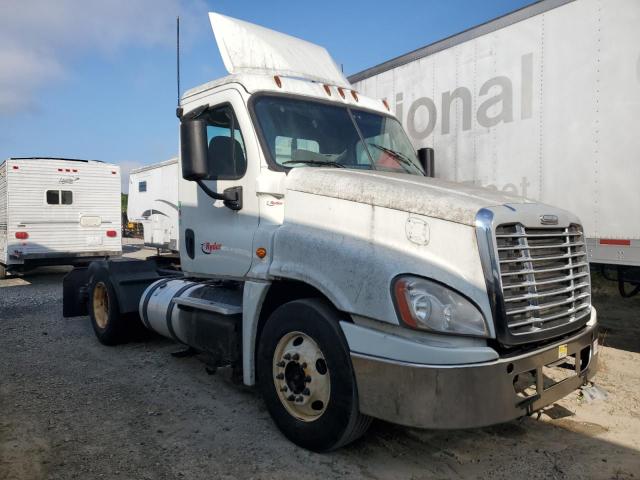  Salvage Freightliner Cascadia 1