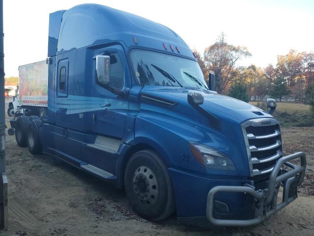  Salvage Freightliner Cascadia 1