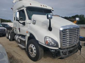  Salvage Freightliner Cascadia 1