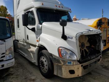  Salvage Freightliner Cascadia 1