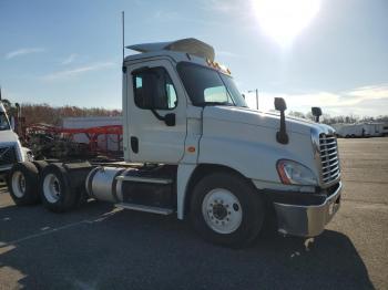  Salvage Freightliner Cascadia 1