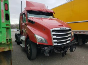  Salvage Freightliner Cascadia 1