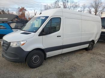  Salvage Mercedes-Benz Sprinter