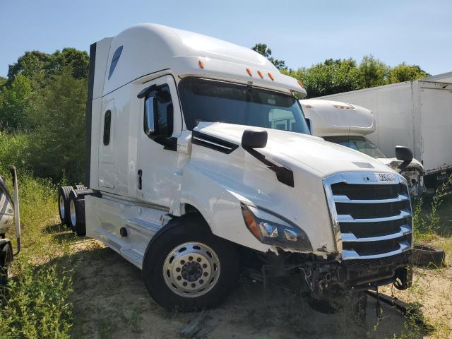  Salvage Freightliner Cascadia 1