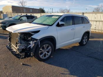  Salvage Toyota Highlander