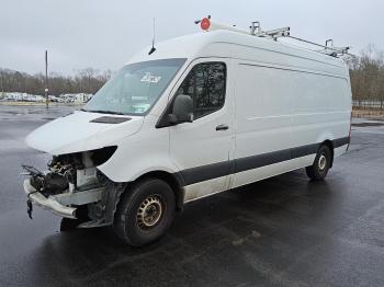  Salvage Mercedes-Benz Sprinter