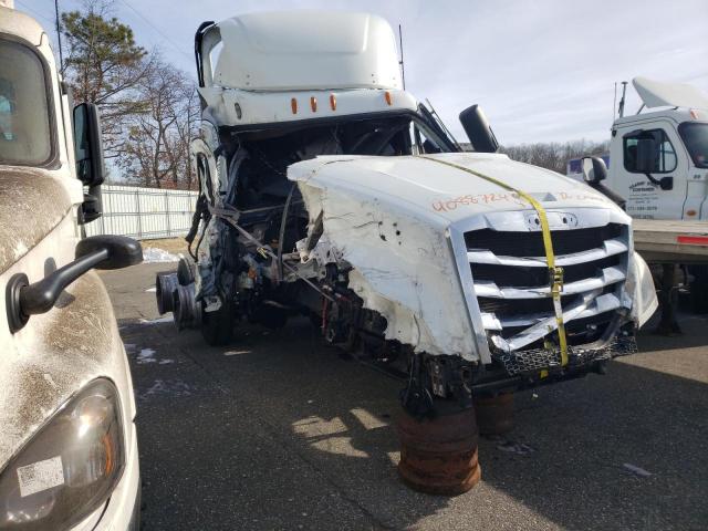  Salvage Freightliner Cascadia 1