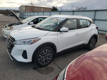  Salvage Nissan Kicks