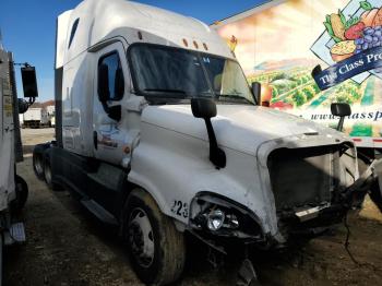  Salvage Freightliner Cascadia 1