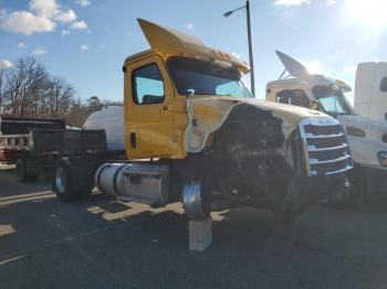  Salvage Freightliner Cascadia 1