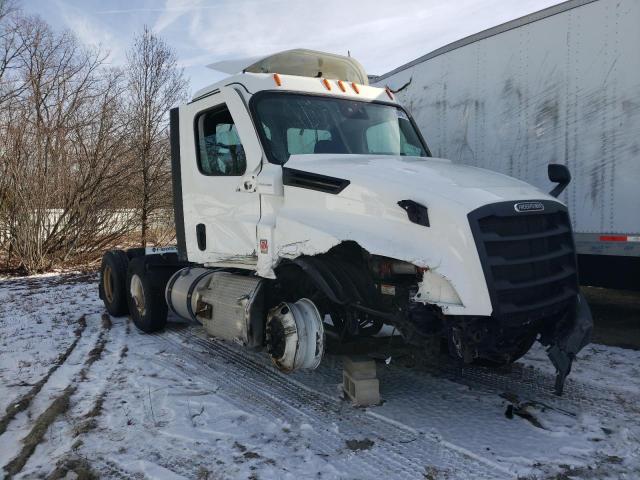  Salvage Freightliner Cascadia 1