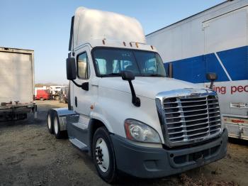  Salvage Freightliner Cascadia 1