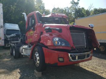  Salvage Freightliner Cascadia 1