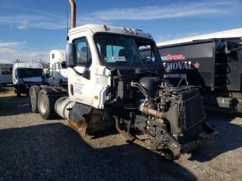  Salvage Freightliner Cascadia 1