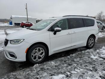  Salvage Chrysler Pacifica