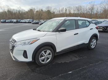  Salvage Nissan Kicks