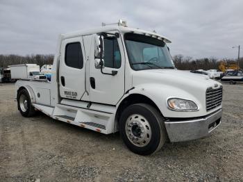  Salvage Freightliner Sport Chas