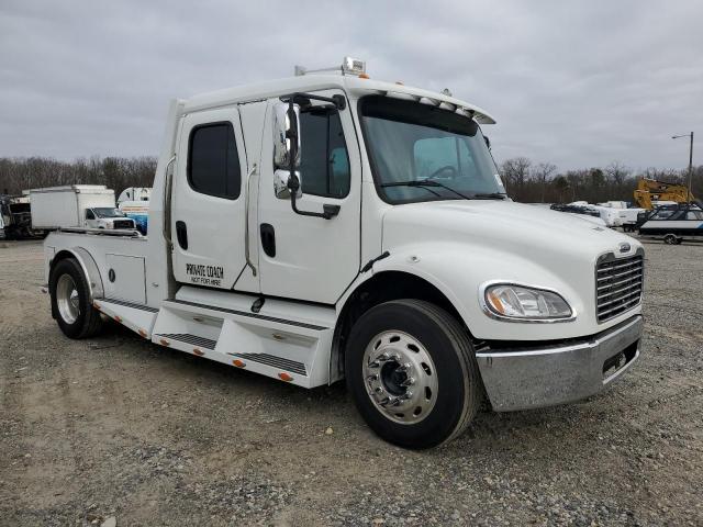  Salvage Freightliner Sport Chas