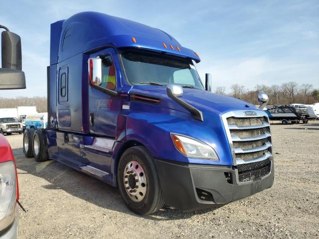  Salvage Freightliner Cascadia 1