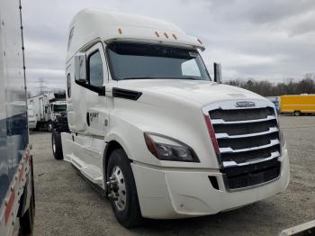  Salvage Freightliner Cascadia