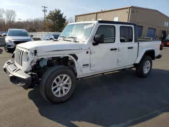  Salvage Jeep Gladiator