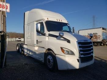  Salvage Freightliner Cascadia