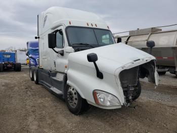  Salvage Freightliner Cascadia 1