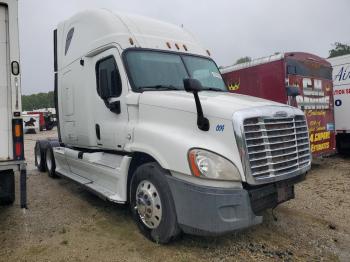  Salvage Freightliner Cascadia 1