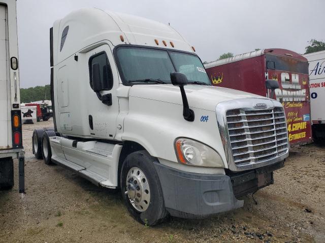  Salvage Freightliner Cascadia 1