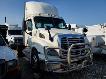  Salvage Freightliner Cascadia 1