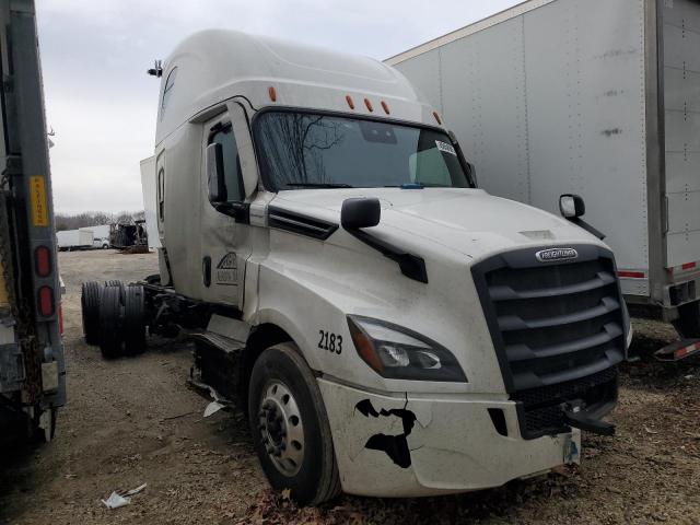  Salvage Freightliner Cascadia 1
