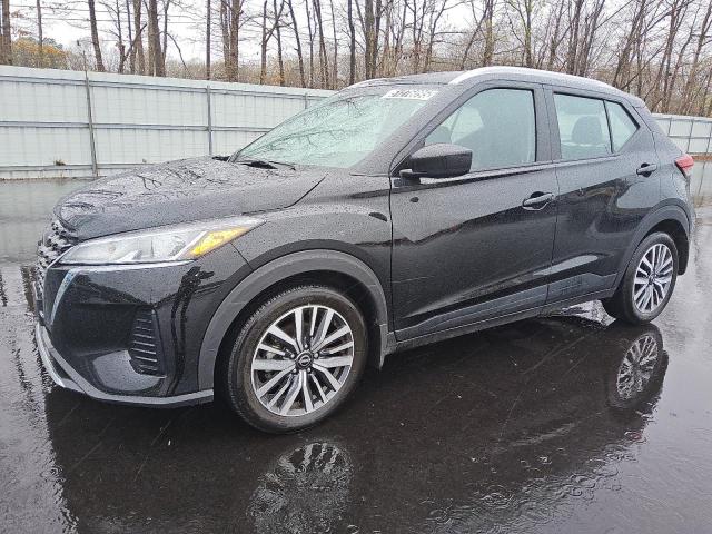  Salvage Nissan Kicks