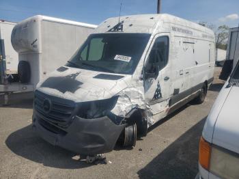  Salvage Mercedes-Benz Sprinter