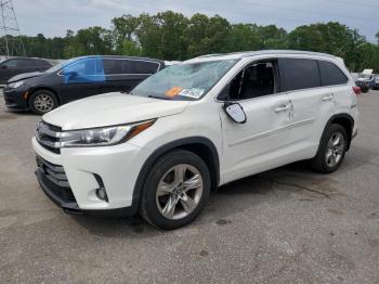  Salvage Toyota Highlander