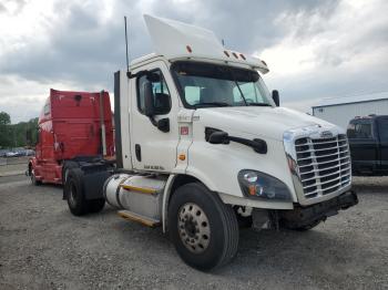  Salvage Freightliner Cascadia 1