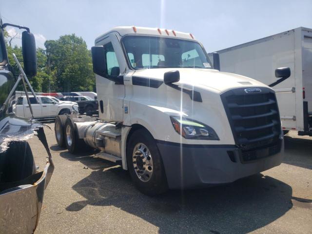 Salvage Freightliner Cascadia 1