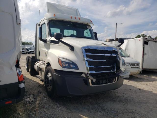  Salvage Freightliner Cascadia 1