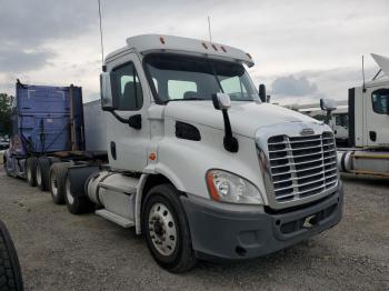  Salvage Freightliner Cascadia 1