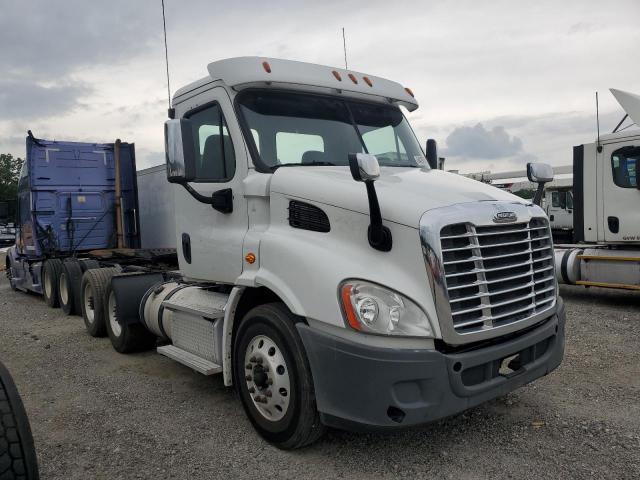  Salvage Freightliner Cascadia 1