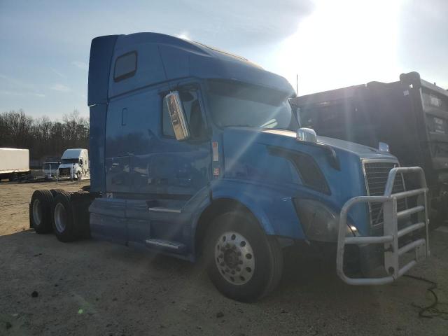  Salvage Volvo Vnl