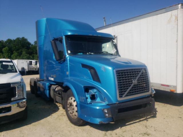  Salvage Volvo Vn