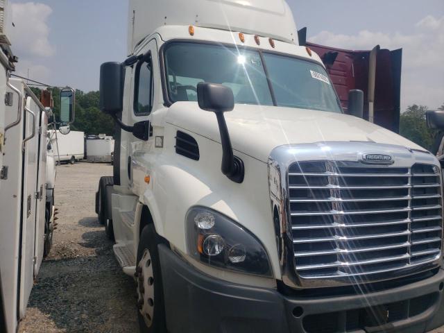  Salvage Freightliner Cascadia 1