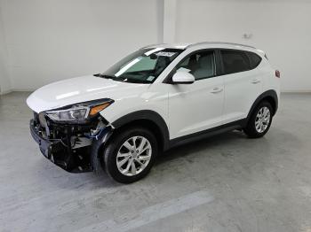  Salvage Hyundai TUCSON