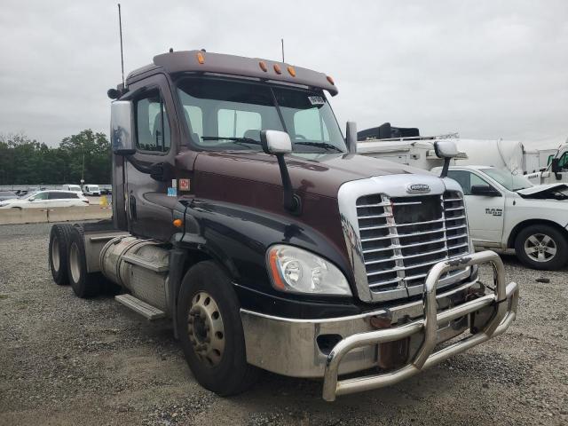  Salvage Freightliner Cascadia 1
