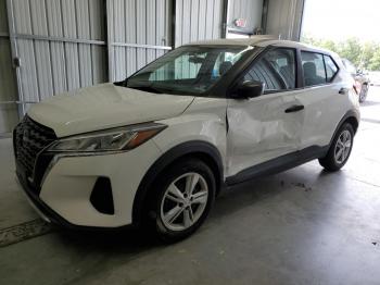  Salvage Nissan Kicks