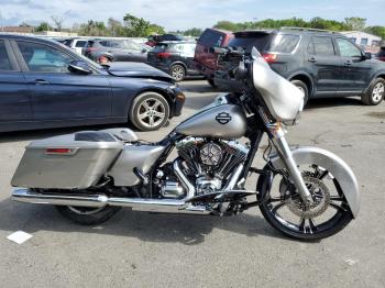  Salvage Harley-Davidson Fl