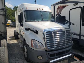  Salvage Freightliner Cascadia 1