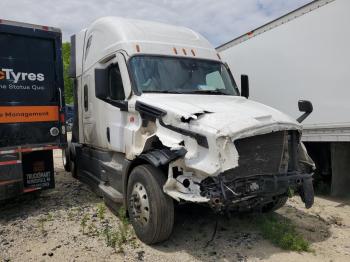  Salvage Freightliner Cascadia 1