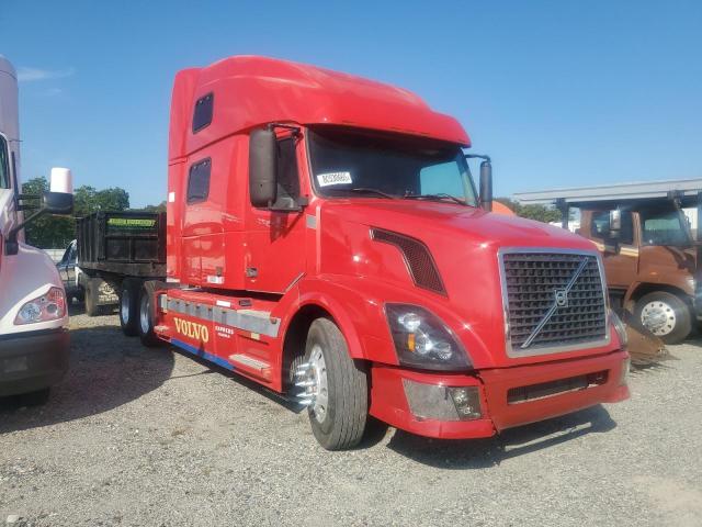  Salvage Volvo Vn