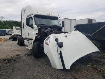  Salvage Freightliner Cascadia 1